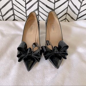 Valentino Patent Navy Bow Kitten Heels size 36.5